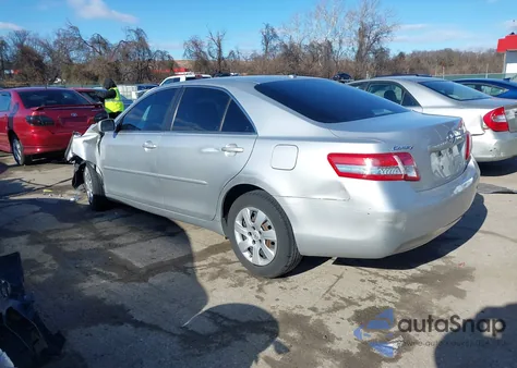 2011 Toyota Camry Le z USA, uszkodzony, nr VIN 4T1BF3EK9BU143944